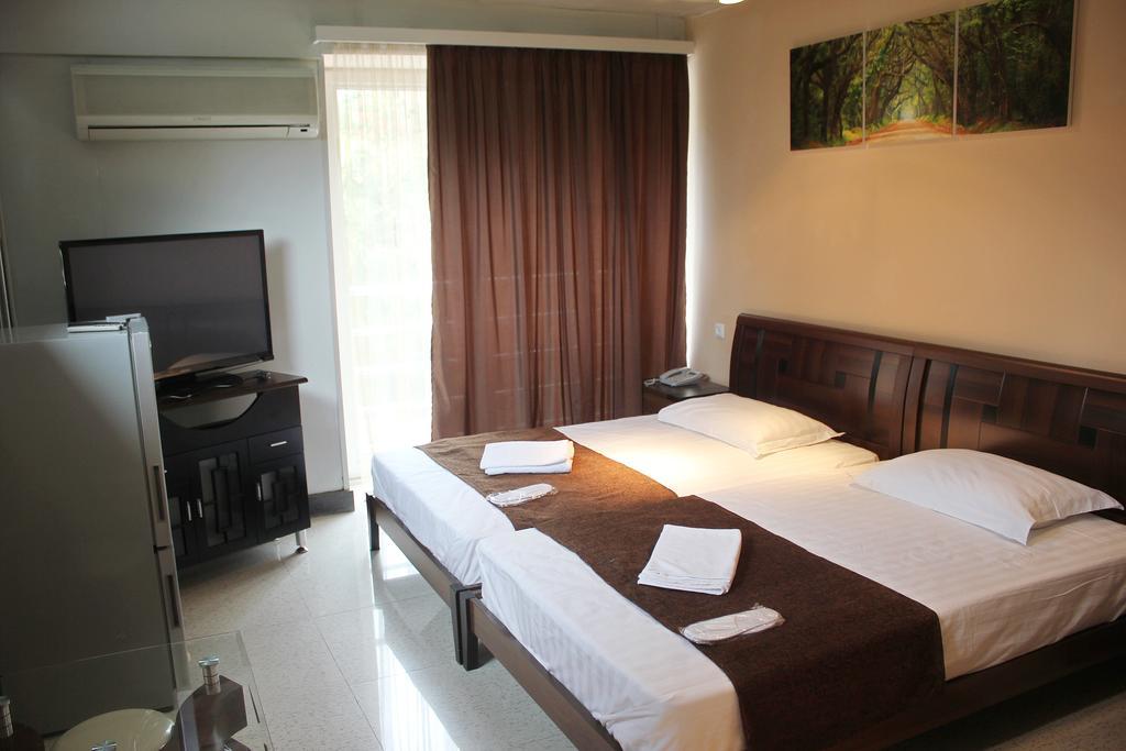 Hotel London Palace Tbilisi Room photo